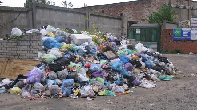 Самовільний скид львівського сміття на Київщині в ОДА назвали провокацією