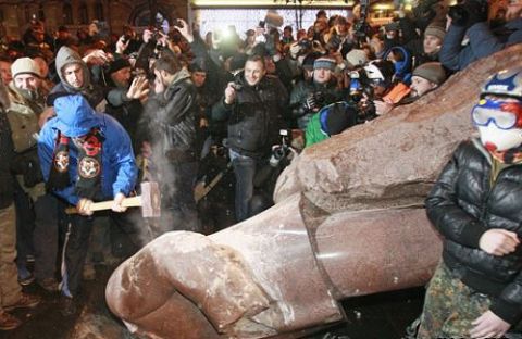 Львівські комуністи та ліві громадські організації закликали негайно зупинити безчинства учасників "євромайдану" у Києві