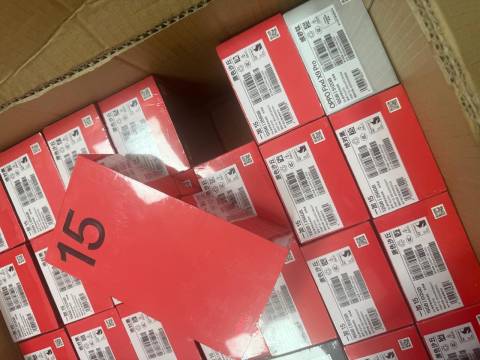 У Львові в посилці виявили контрабанду смартфонів з Китаю на 700 тисяч гривень