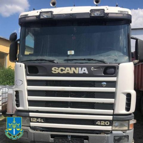 На Львівщині арештовні вантажівки Білорусі передадуть для потреб ЗСУ
