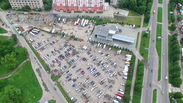 Територія майбутнього комплексу на Чорновола