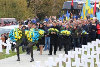 Меморіал на честь захисників Карпатської України на Верецькому перевалі (фото: Фб Олександра Ганущина)