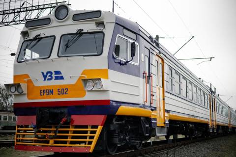 Укрзалізниця вперше встановила кондиціонери в регіональному електропоїзді до Львова
