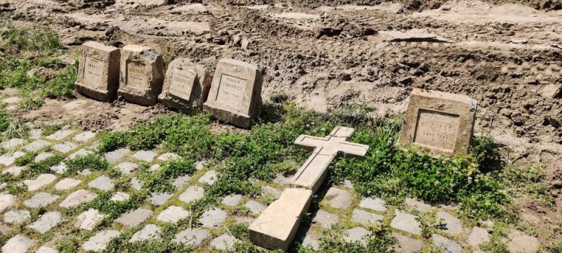 На Марсовому полі у Львові ексгумували понад 450 давніх поховань