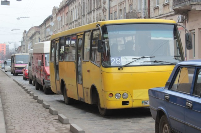 У Львові запустили нову маршрутку до вулиці Золотої