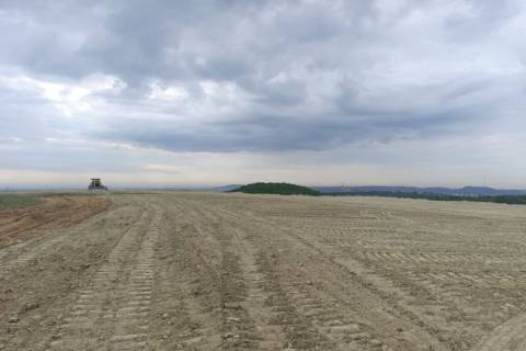 Грибовицьке сміттєзвалище розпочали засипати  ґрунтом