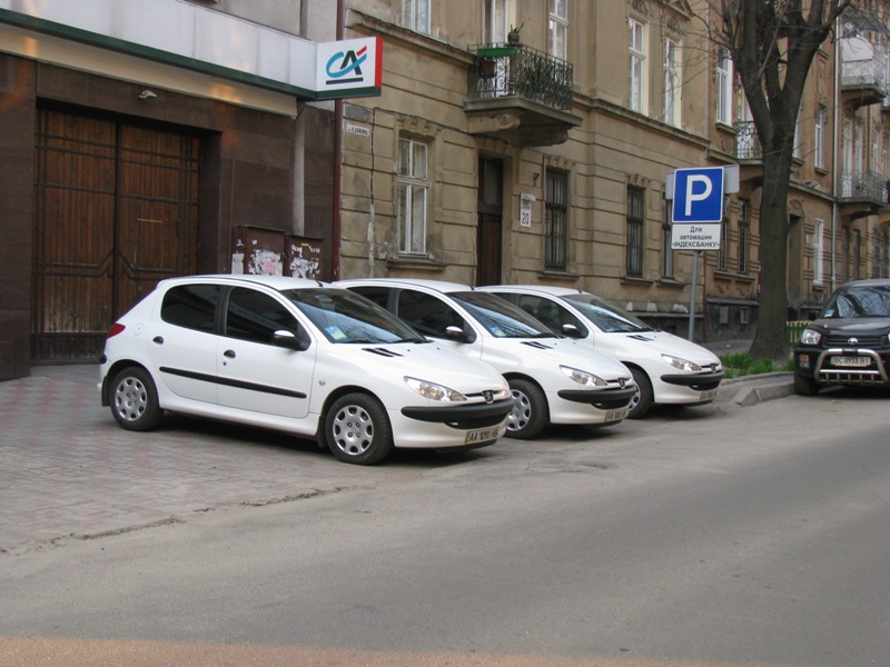 У Львові планують збільшити кількість інспекторів з паркування