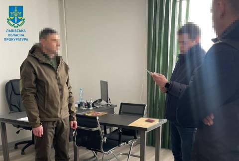 Троє податківців Львівщини разом з посадовцями МСЕК організували схему отримання хабарів від ухилянтів