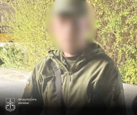 На Львівщині працівник ТЦК вимагав 15 тисяч доларів від військового