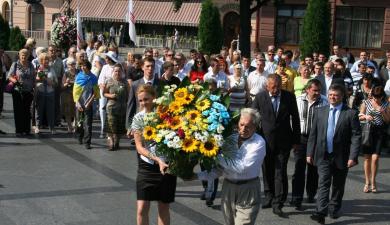 Регіонали Львівщини відзначили День незалежності України пішою ходою під державними прапорами