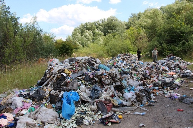 У Дрогобичі викинули сміття з інших районів Львівщини