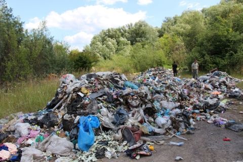 У Дрогобичі викинули сміття з інших районів Львівщини
