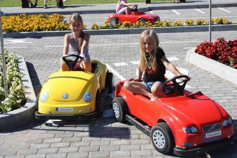 У Львові відкрили дитяче автомістечко