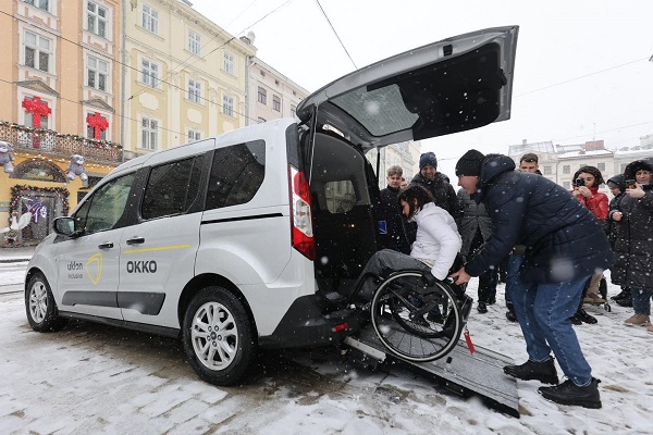 У Львові запрацювало Інклюзивне таксі для маломобільних жителів громади