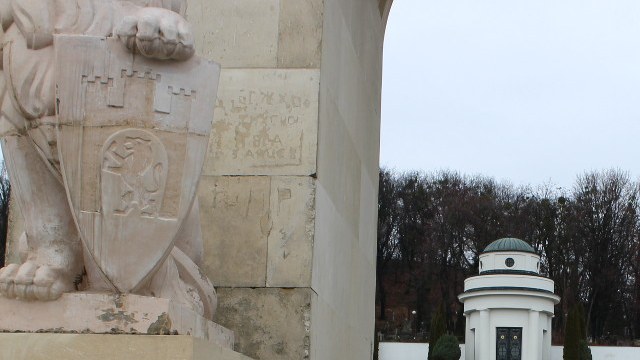 Поляки реставруватимуть фігури левів та відремонтують Цвинтар орлят у Львові