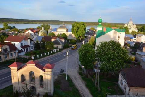 Нове авто і мільйонна зарплата: статки соратниці голови Івано-Франківської громади