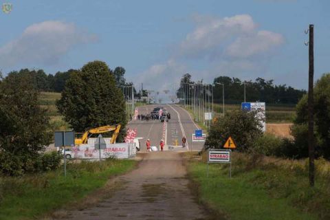 Пункт пропуску Нижанковичі відкриють для вантажівок