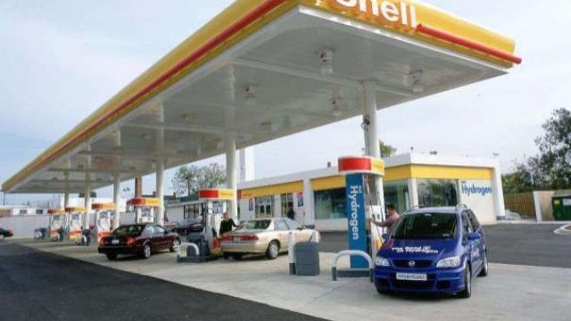 АЗС Shell пропонує бензин на 10 копійок дешевше