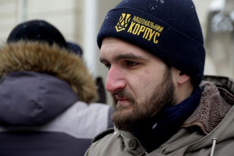 Сіромаха з Нацкорпусу напосівся на фарбованого лиса Садового