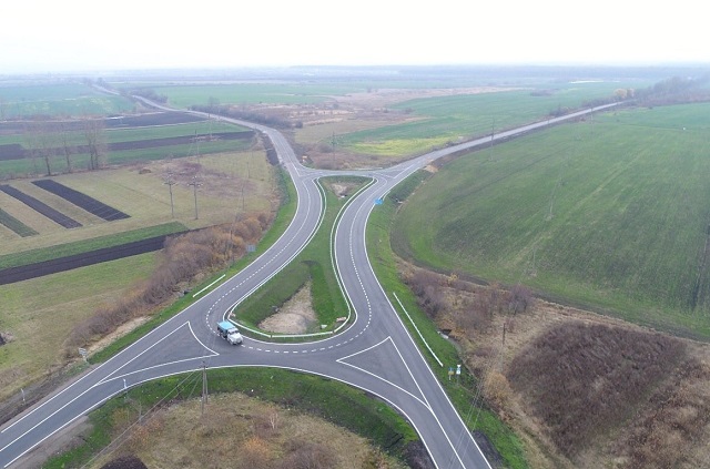 На дорозі Львівщини облаштували розв'язку турбо-карусель