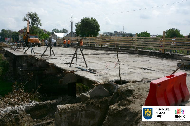 Міст на Городоцькій відкриють на місяць пізніше