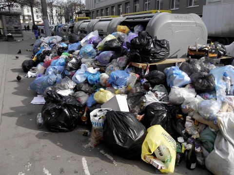 У Львові викрили незаконні схеми із вивезенням смітя з міста