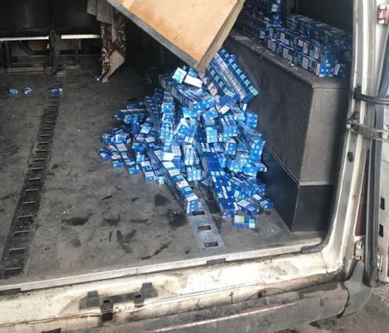У Шегинях мешканця Львівщини спіймали із майже 1400 пачками цигарок