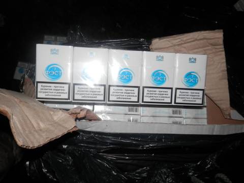 На кордоні з Польщею спіймали українця з 1500 пачок цигарок