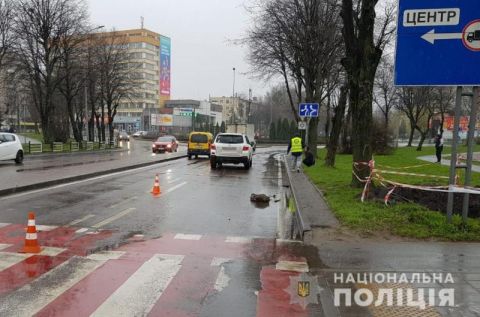 У Львові водій іномарки збив чоловіка на пішохідному переході