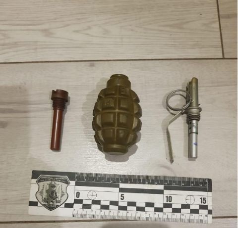Вдома у жителя Червонограда знайшли гранату та боєприпаси