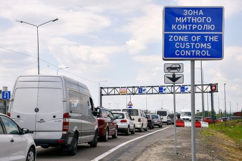 На кордоні з Польщею – черги на 90 авто та 50 пішоходів