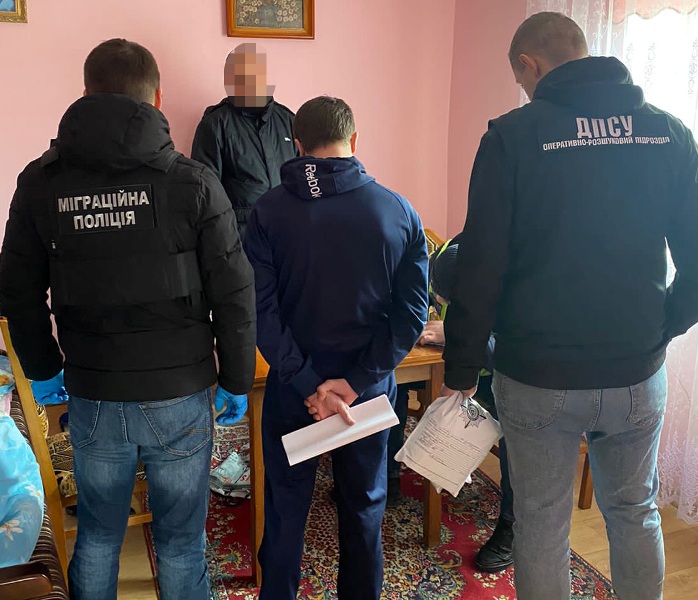 Мешканець Самбірщини організував схему переправлення ухилянтів за кордон