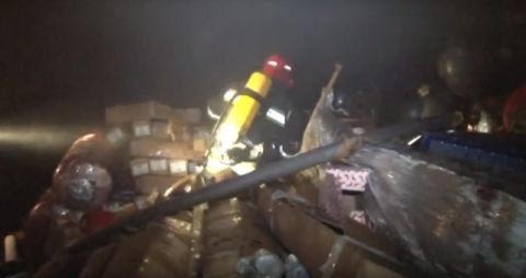Пожежу на складі у Пустомитах гасили 18 рятувальників