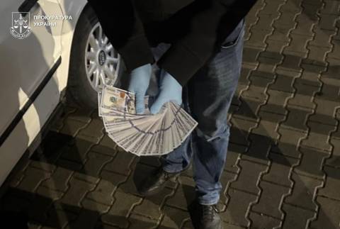 Мешканку Самбірщини викрили на переправленні ухилянтів за кордон