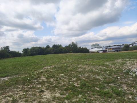 Ділянку поблизу ТРЦ Victoria Gardens планують продати для будівництва спортивно-виставкового комплексу