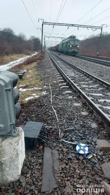 На Золочівщині вантажний поїзд збив чоловіка