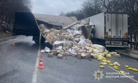 На трасі Київ – Чоп у ДТП загинув водій вантажівки