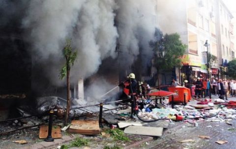 Внаслідок теракту у Туреччині загинули майже 128 осіб
