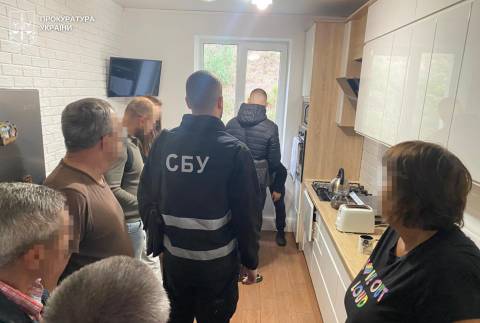 Мешканка Львівщини працювала на РФ та отримувала зарплату в рублях