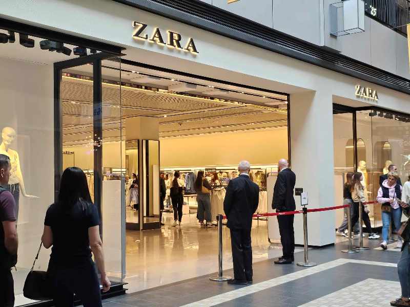 Zara відновила роботу у Львові