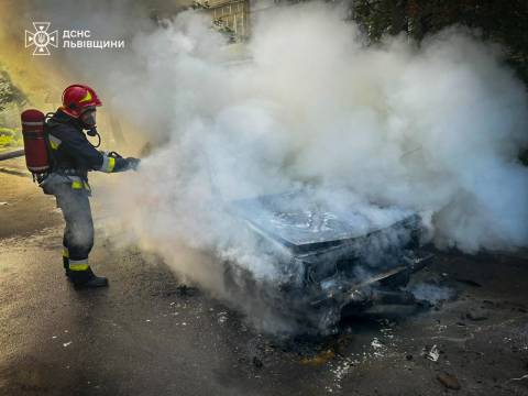 У Львові згорів ВАЗ 