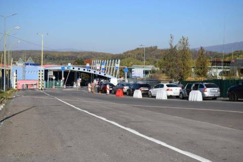 На кордоні з Польщею – черги з 40 авто