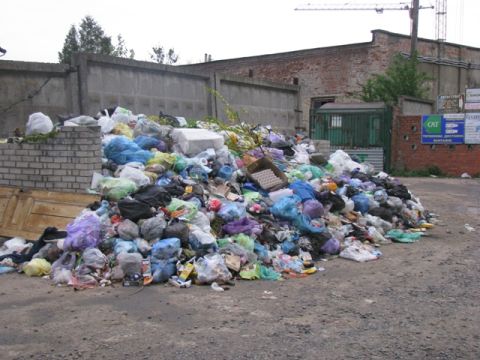 Керівник одного зі львівських перевізників, якого підозрюють у розкраданні бюджетних коштів, втік за кордон