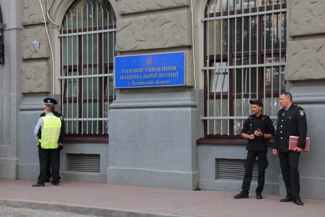 На Львівщині викрили поліцейських, які фабрикували справи проти невинних