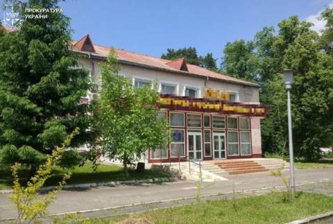 Колишній директор санаторію на Львівщині та підрядник привласнили понад мільйон гривень