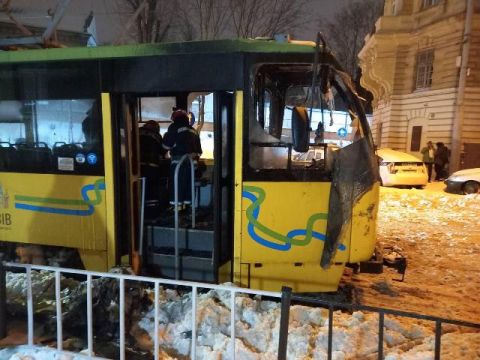 У Львові під час руху загорівся трамвай №2