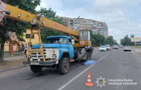 У Шептицькому п'яний водій автокрана на смерть збив пішохода