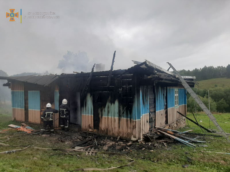 На Стрийщині згорів дах житлового будинку