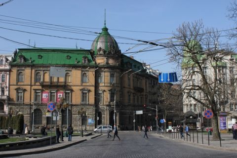 Чотирьом районам Львова вимкнуть світло. Адреси