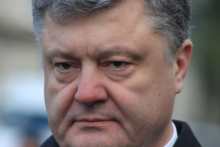 Порошенко: Україна готова допомогти коаліції в Сирії